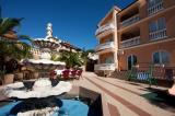 Voll ausgestattete und moderne Apartments in einer ruhigen Bucht mit Sandstrand., Villa Canaria liegt...