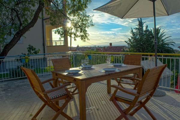 Ferienwohnungen Brač Supetar - Ferienwohnung Alta | Direkt-Kroatien.de