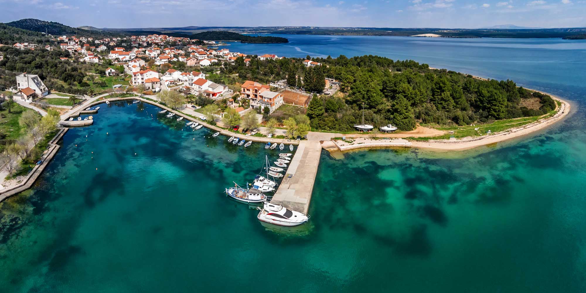 Strand in Raslina Unterkunft und Appartements in der Nähe Direkt