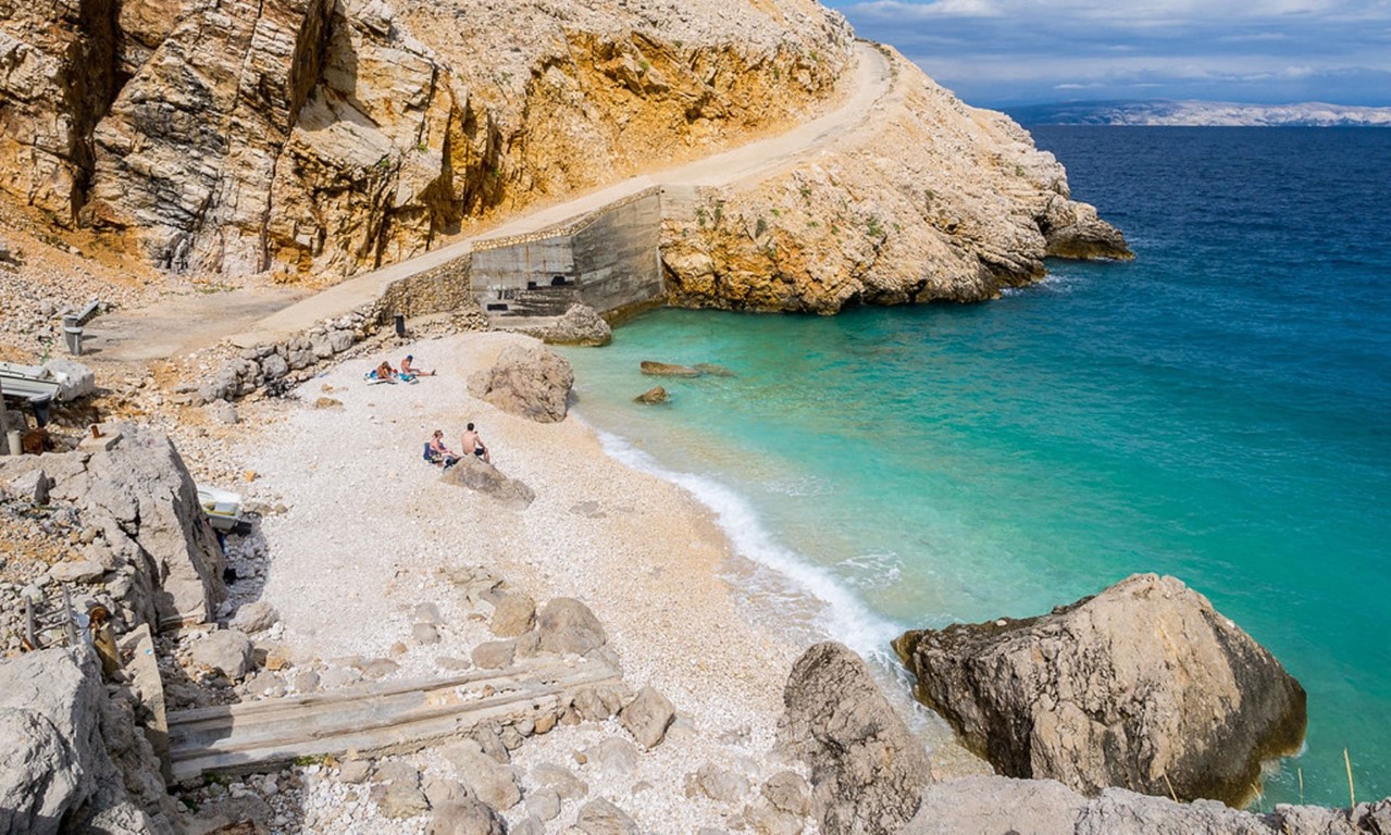 Mali Bok Strand auf Cres Unterkunft und Appartements in der Nähe